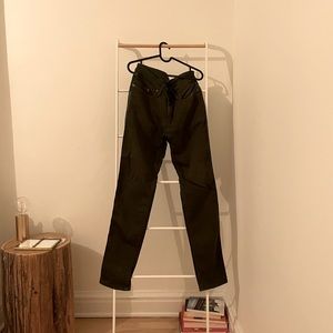 Duer pants. Straight fit. W30. L32. Army green.